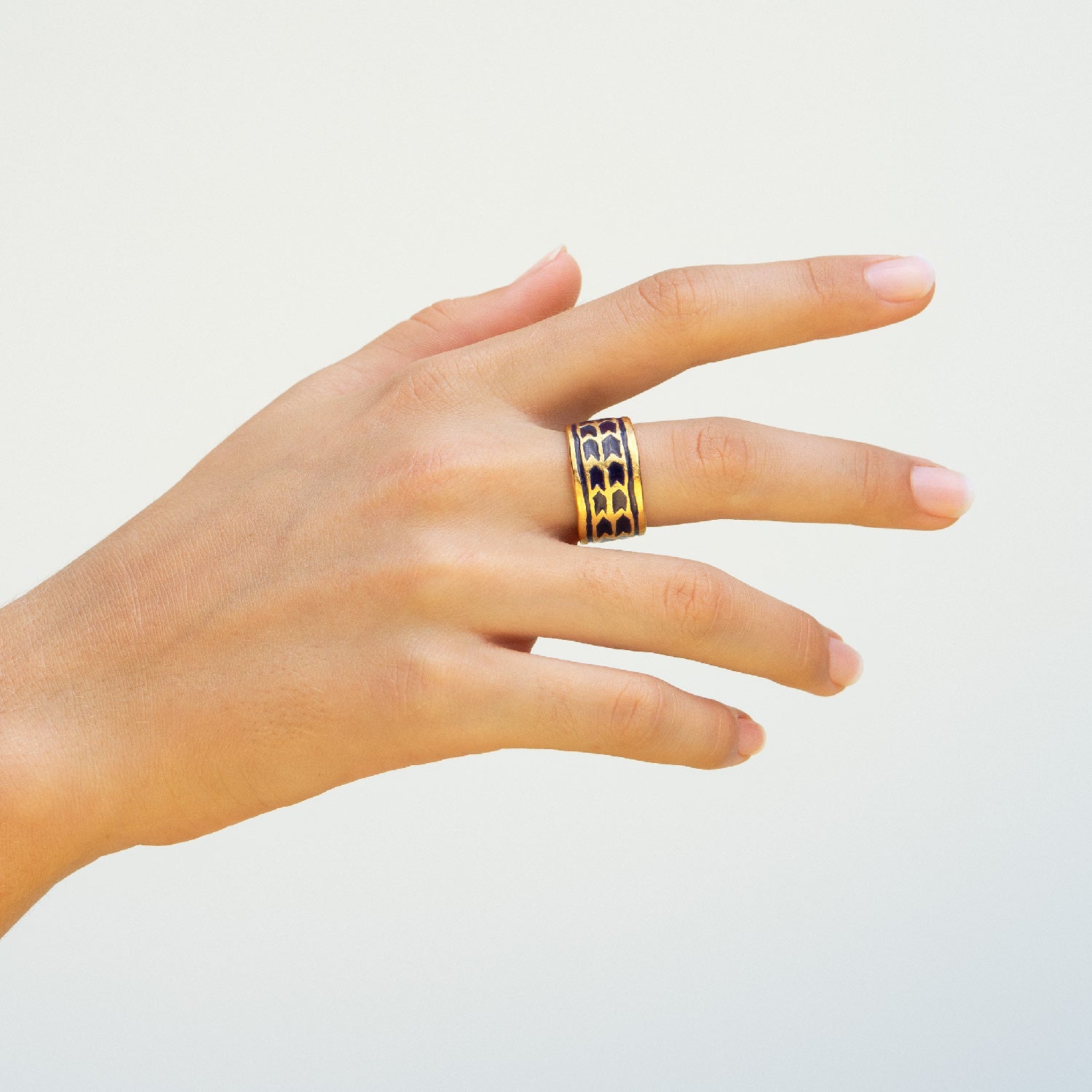 ETERNAL MOTION DOUBLE ARROW | ring
