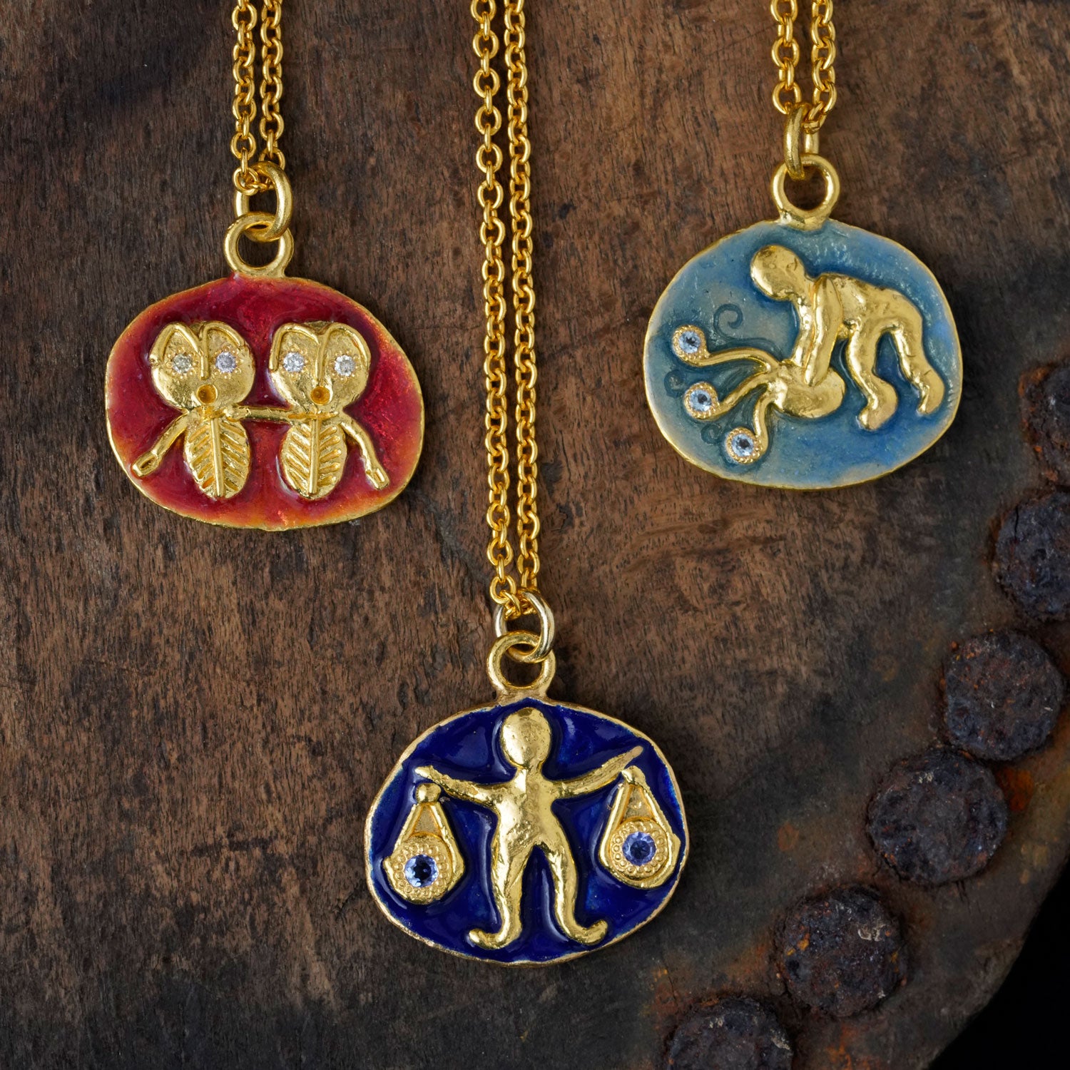 AQUARIUS | zodiac pendant